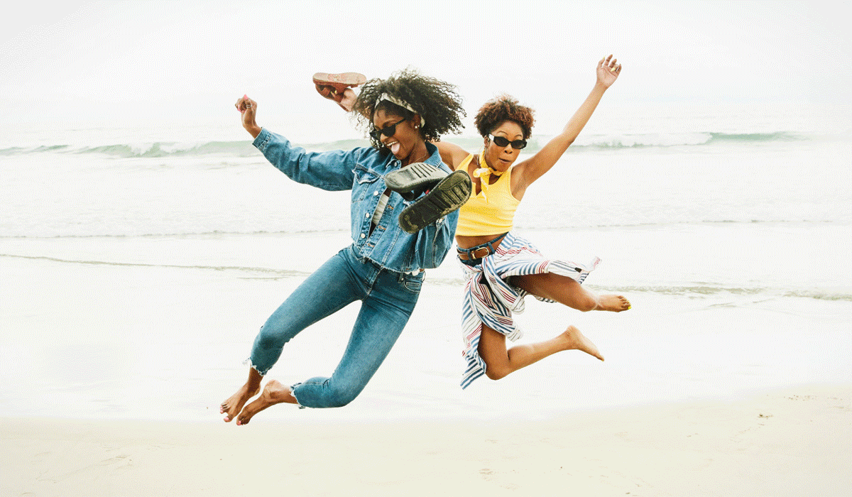 Animated slideshow of families enjoying themselves at different vacation destinations.
